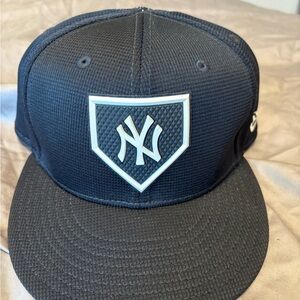 New York Yankees New Era Clubhouse 59FIFTY Fitted Hat.